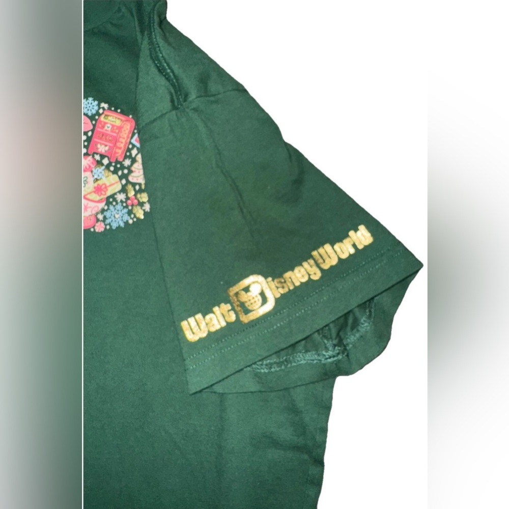 Walt Disney World Christmas Holiday Olive Green Graphic Short Slv Tee Shirt Sz L - Picture 3 of 5